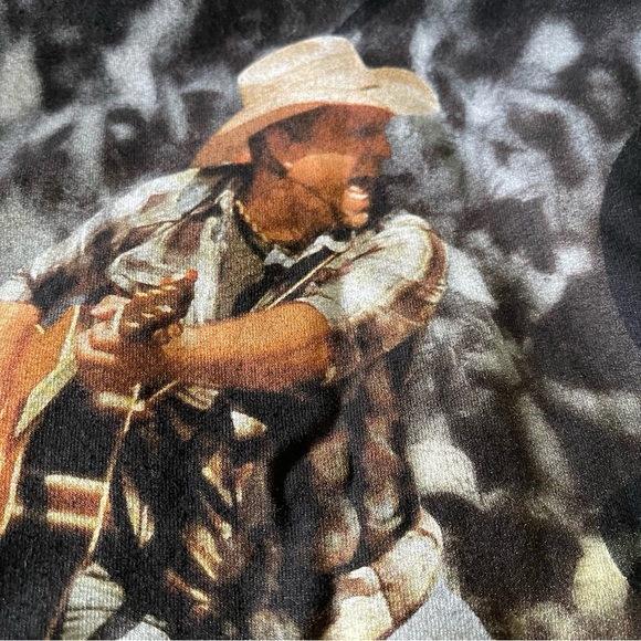 Hanes Garth brooks world tour 2014-2015 tee shirt sleeve size small - Picture 7 of 9